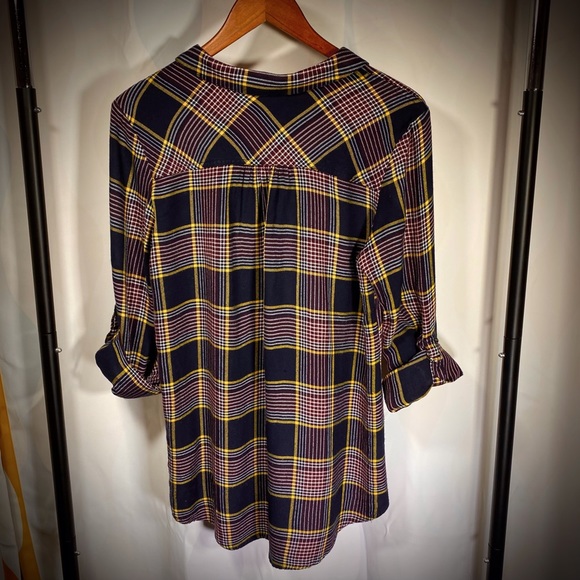 Francesca’s Alya Plaid Blouse - Picture 2 of 6